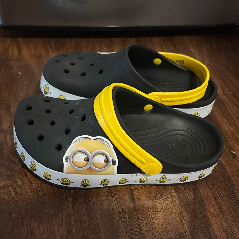 Minion crocs